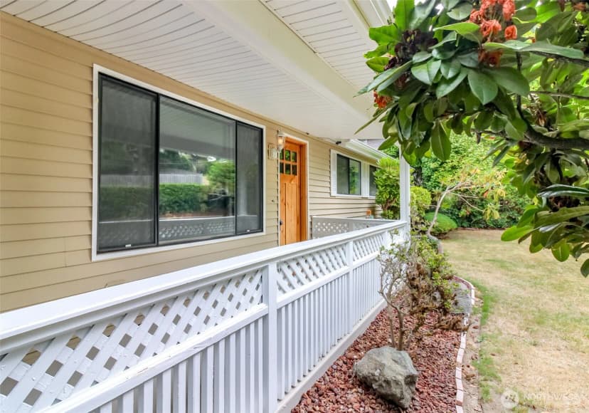 Property photo for 9611 112th Street Sw, Lakewood photo 3