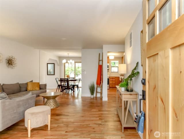 Property photo for 9611 112th Street Sw, Lakewood photo 4