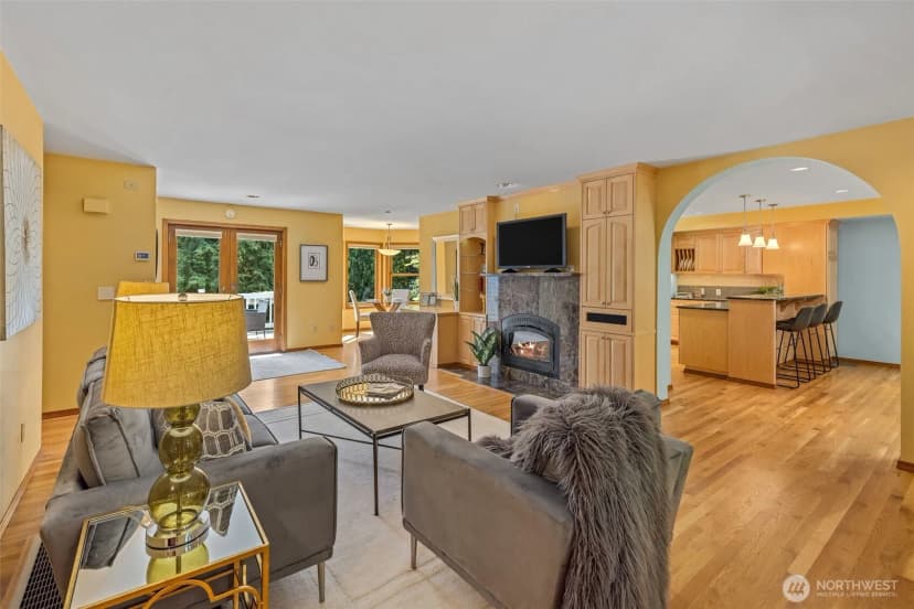Property photo for 6604 282nd Avenue S, Issaquah photo 4