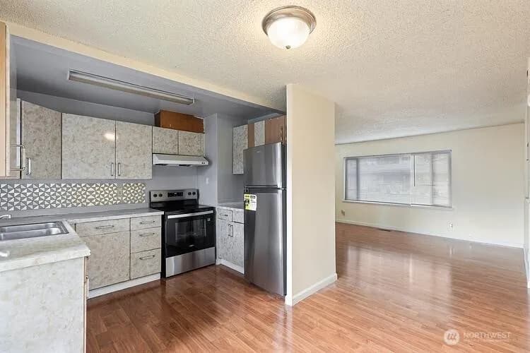 Property photo for 8555 S 120th Street, Seattle photo 9