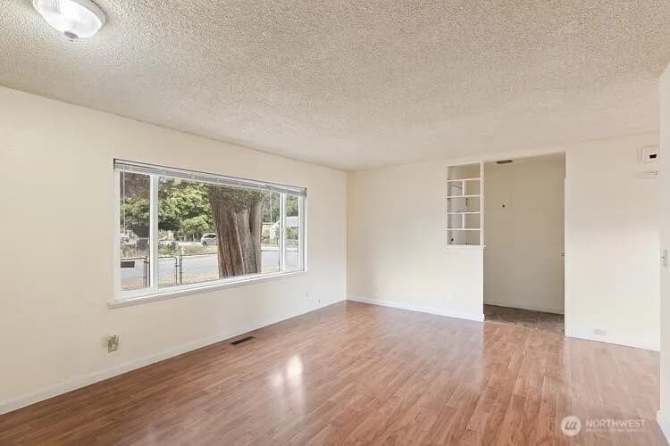 Property photo for 8555 S 120th Street, Seattle photo 11