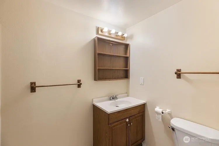 Property photo for 8555 S 120th Street, Seattle photo 13