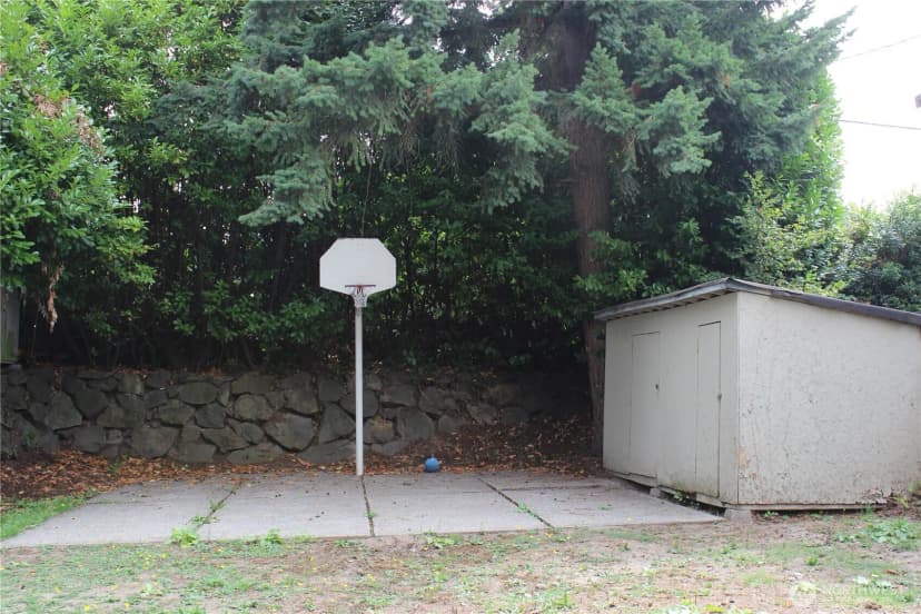 Property photo for 8555 S 120th Street, Seattle photo 17