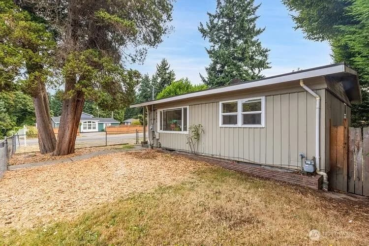 Property photo for 8555 S 120th Street, Seattle photo 5