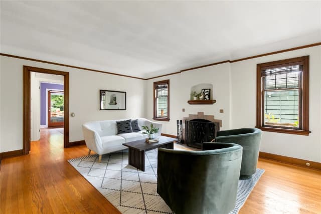 Property photo for 9052 Evanston Avenue N, Seattle photo 4