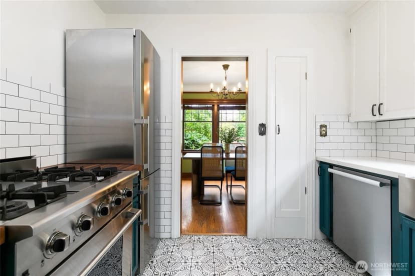 Property photo for 9052 Evanston Avenue N, Seattle photo 12