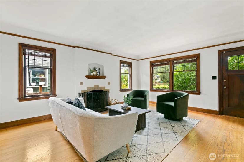 Property photo for 9052 Evanston Avenue N, Seattle photo 5