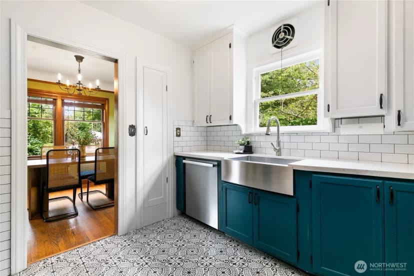Property photo for 9052 Evanston Avenue N, Seattle photo 11