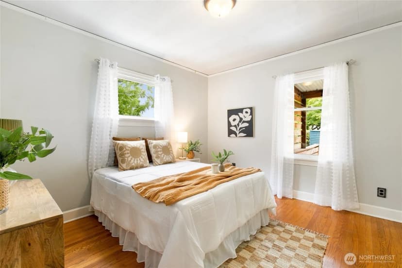 Property photo for 9052 Evanston Avenue N, Seattle photo 16