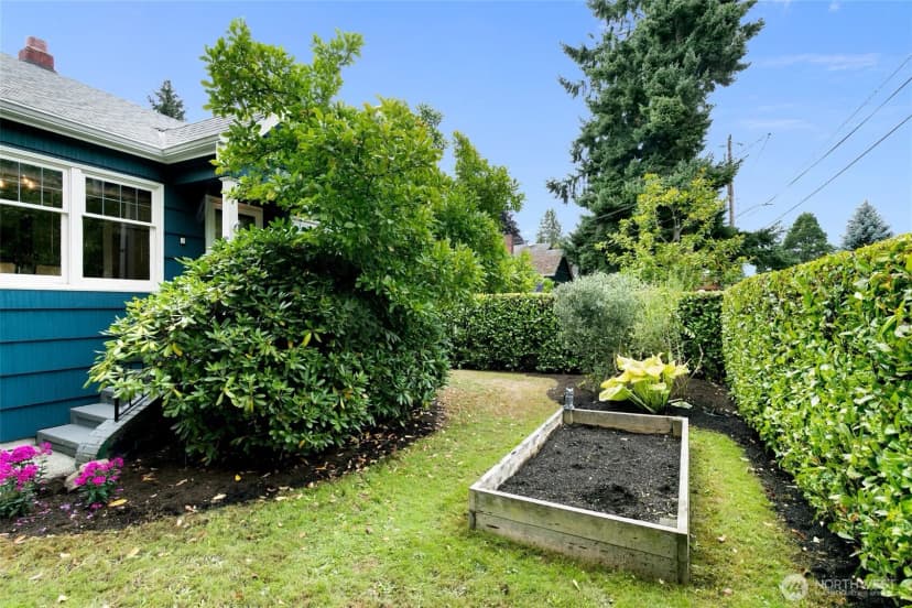 Property photo for 9052 Evanston Avenue N, Seattle photo 25