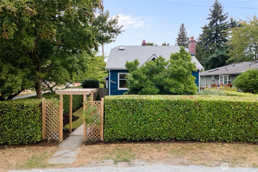Property photo for 9052 Evanston Avenue N, Seattle photo 24