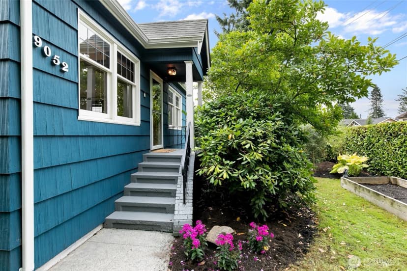 Property photo for 9052 Evanston Avenue N, Seattle photo 3