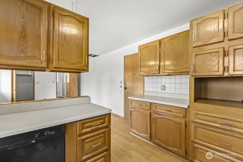 Property photo for 16717 2nd Place S, Burien photo 17