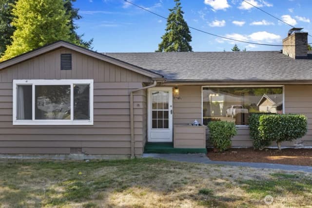 Property photo for 16717 2nd Place S, Burien photo 3