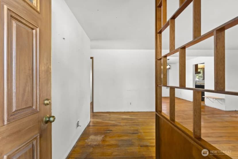 Property photo for 16717 2nd Place S, Burien photo 4