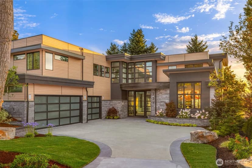 Property photo for 727 2nd Street S, Kirkland photo 2