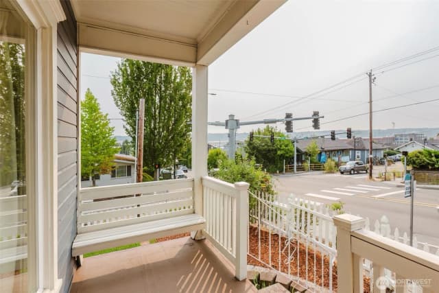 Property photo for 1404 S Burwell Street, Bremerton photo 3