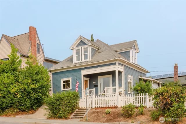 Property photo for 1404 S Burwell Street, Bremerton