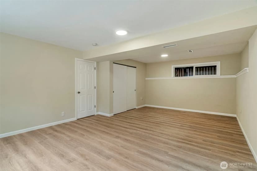 Property photo for 21505 124th Avenue Se, Kent photo 19
