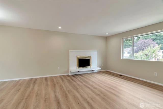 Property photo for 21505 124th Avenue Se, Kent photo 5