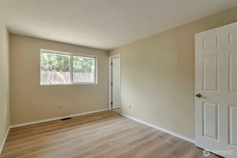 Property photo for 21505 124th Avenue Se, Kent photo 13