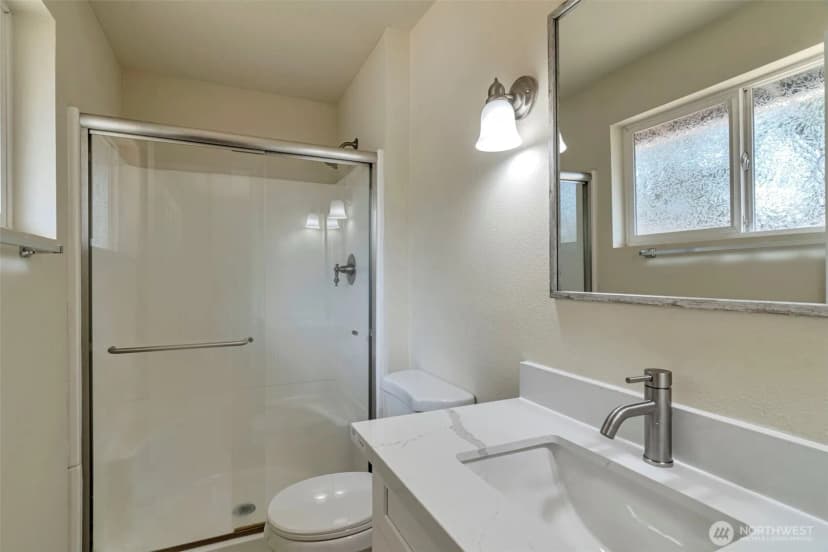 Property photo for 21505 124th Avenue Se, Kent photo 15