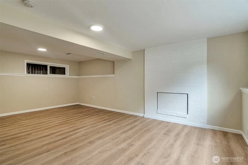 Property photo for 21505 124th Avenue Se, Kent photo 20