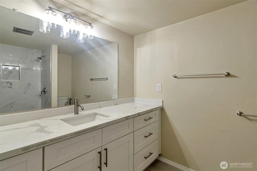 Property photo for 21505 124th Avenue Se, Kent photo 11