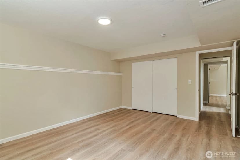 Property photo for 21505 124th Avenue Se, Kent photo 16