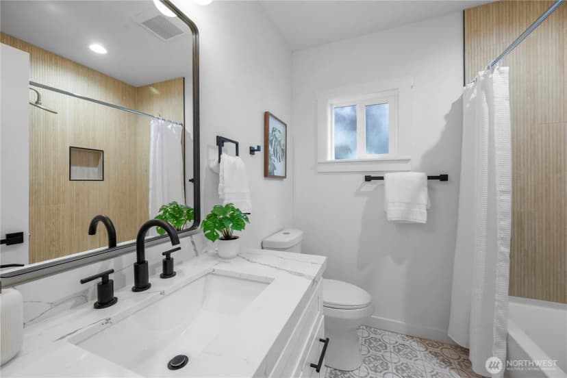 Property photo for 118 16th Avenue, Seattle photo 10