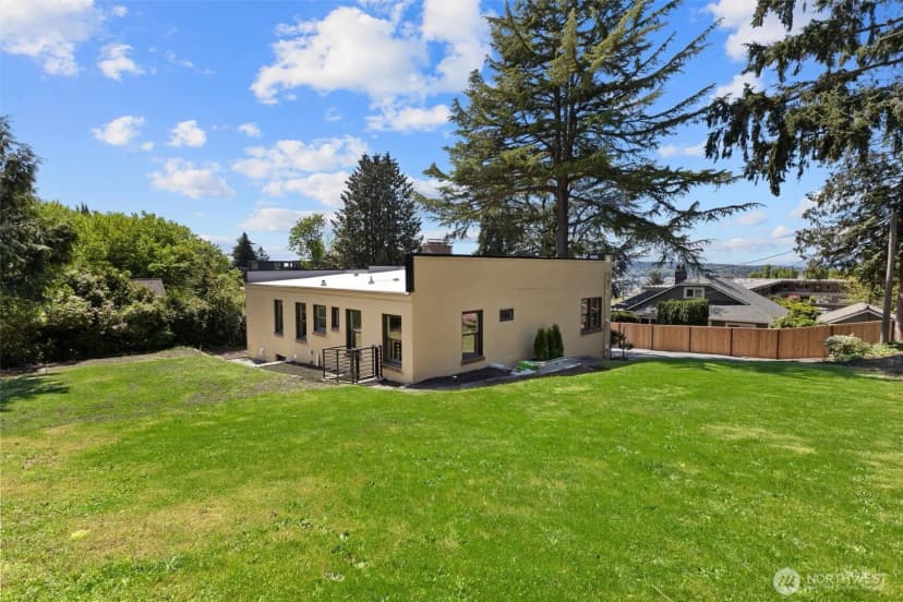Property photo for 130 Nw 56th Street, Seattle photo 3