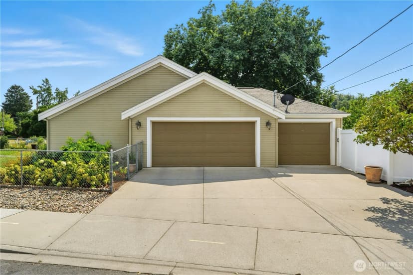 Property photo for 1306 S 2nd Avenue, Walla Walla photo 2