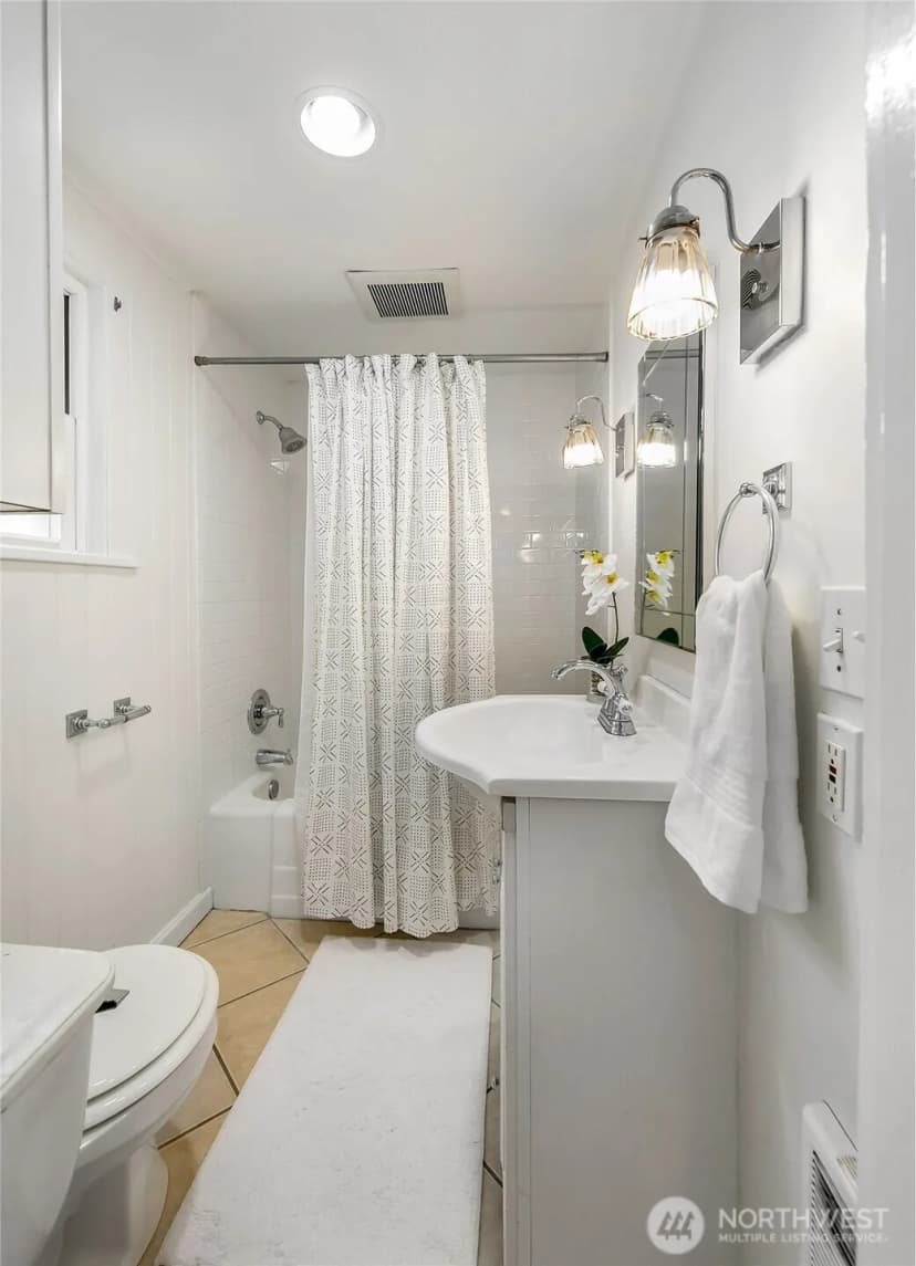 Property photo for 13753 Ashworth Avenue N, Seattle photo 11