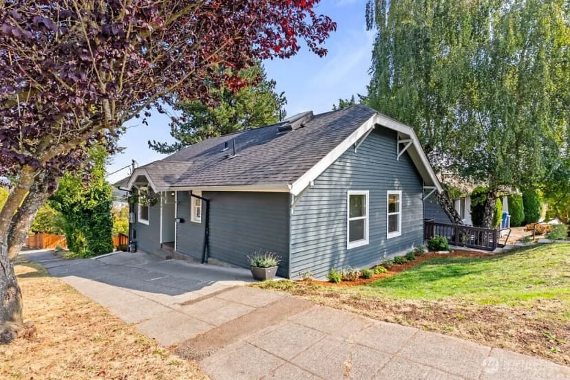 Property photo for 3817 Sw Dakota Street, Seattle photo 4