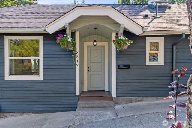 Property photo for 3817 Sw Dakota Street, Seattle photo 2