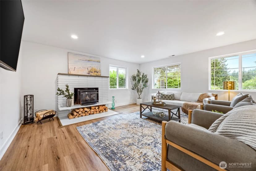 Property photo for 9805 Crescent Valley Drive Nw, Gig Harbor photo 3