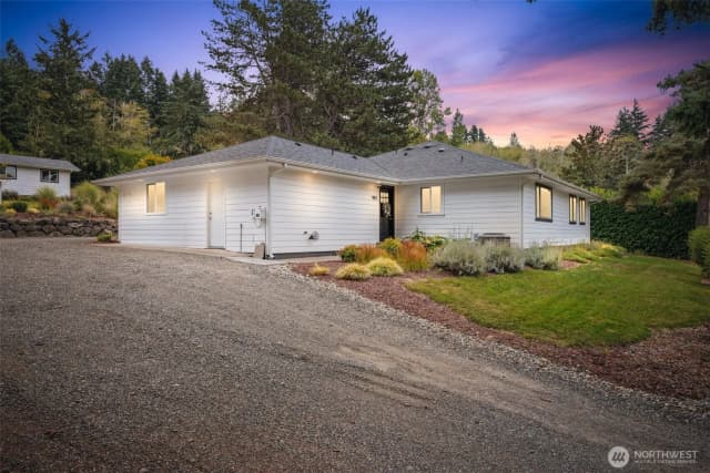 Property photo for 9805 Crescent Valley Drive Nw, Gig Harbor photo 2
