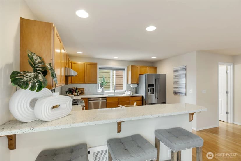 Property photo for 11209 Greenwood Avenue N #a, Seattle photo 13