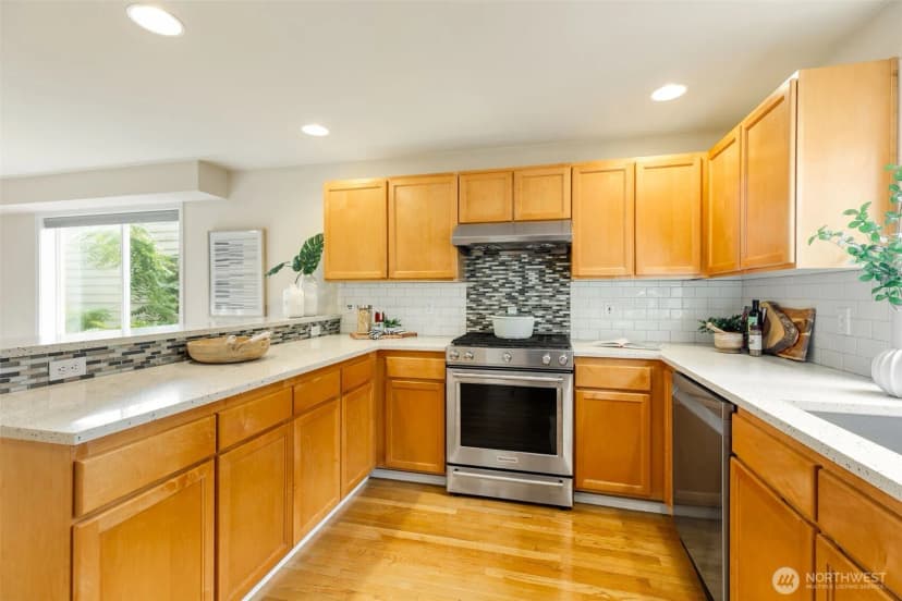 Property photo for 11209 Greenwood Avenue N #a, Seattle photo 11