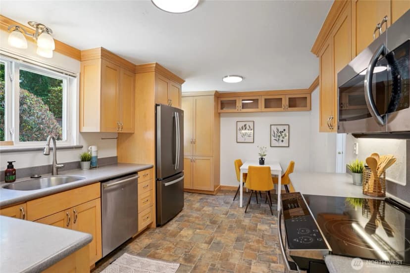 Property photo for 23325 97th Place W, Edmonds photo 11