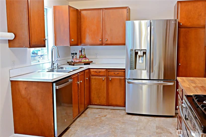 Property photo for 16 234th Place Se, Bothell photo 9