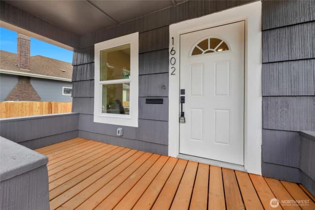 Property photo for 1602 Baker Avenue, Everett photo 3