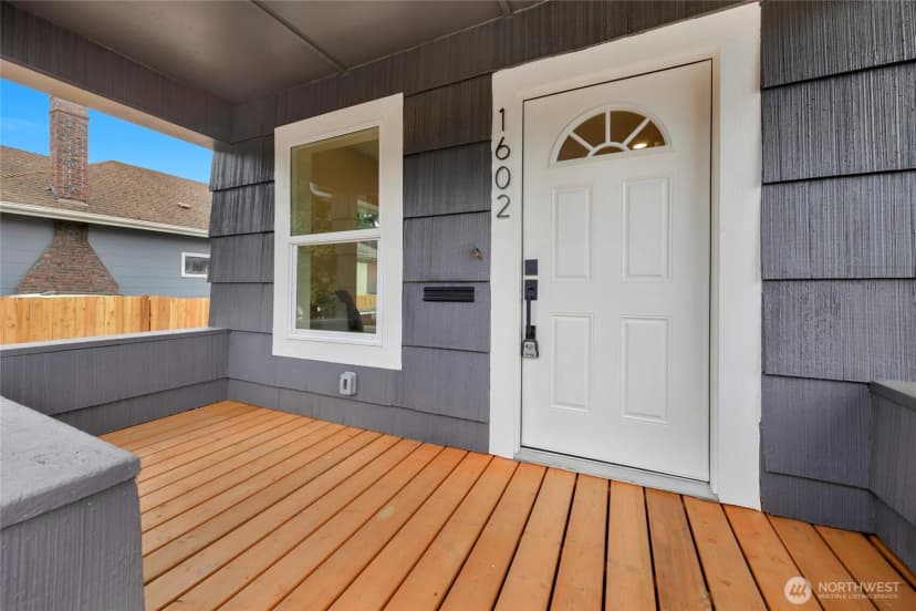 Property photo for 1602 Baker Avenue, Everett photo 3