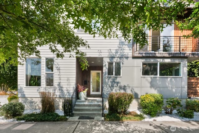 Property photo for 6400 28th Avenue Nw, Seattle photo 2