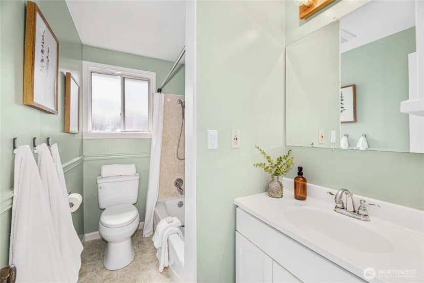 Property photo for 11252 12th Avenue Sw, Seattle photo 14