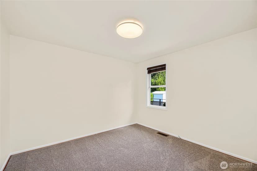 Property photo for 11252 12th Avenue Sw, Seattle photo 16
