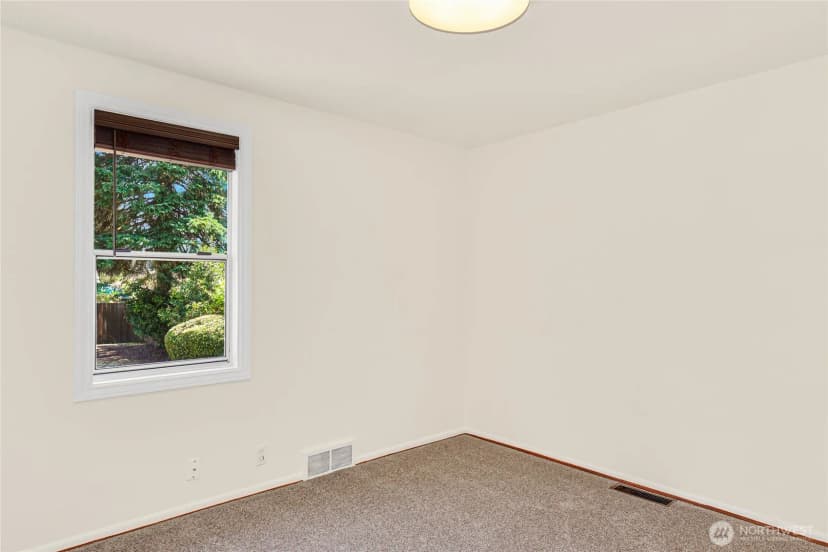 Property photo for 11252 12th Avenue Sw, Seattle photo 15