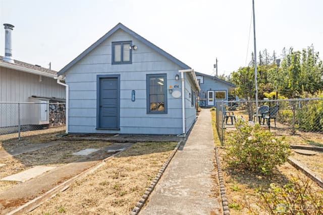 Property photo for 414 E Lopez Avenue, Port Angeles photo 2