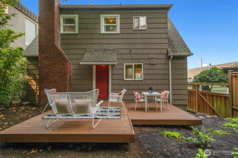 Property photo for 2524 12th Avenue W, Seattle photo 25