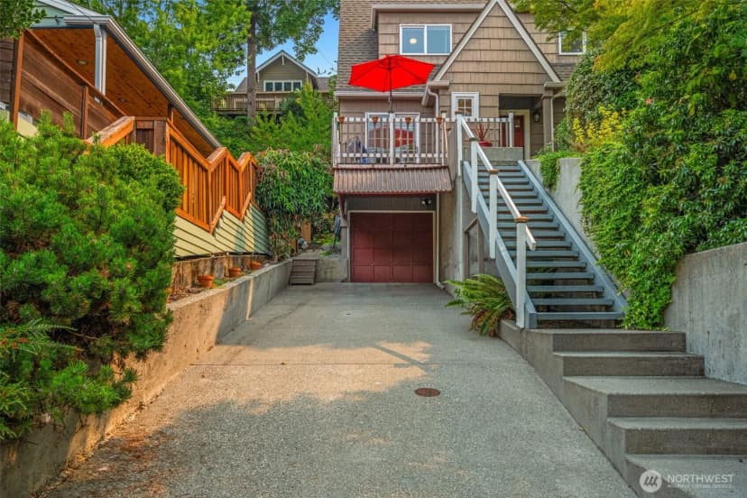 Property photo for 2524 12th Avenue W, Seattle photo 15